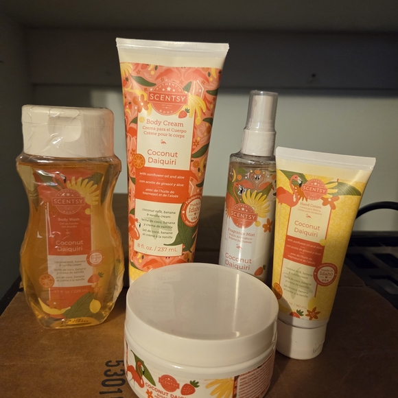 Scentsy Other - Scentsy Coconut Daiquiri Body Care Collection - Yellow and White